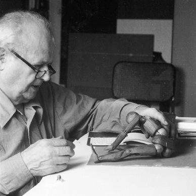 Monika Müller - Bild Moshé Feldenkrais working on doll